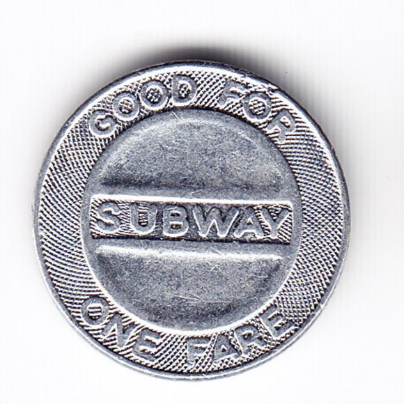 Toronto Transit Commission Canada Subway Fare Token (b256) - Picture 1 of 2